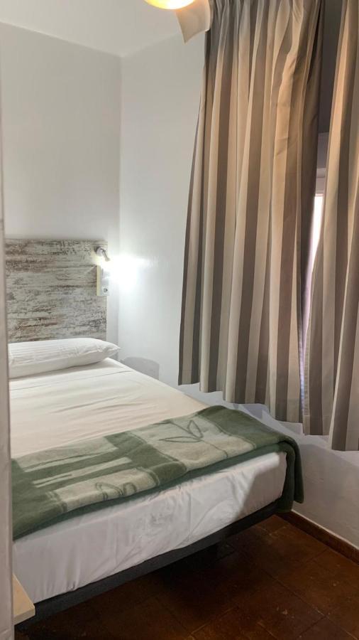 فندق Casa De Huespedes Almansa مدريد المظهر الخارجي الصورة