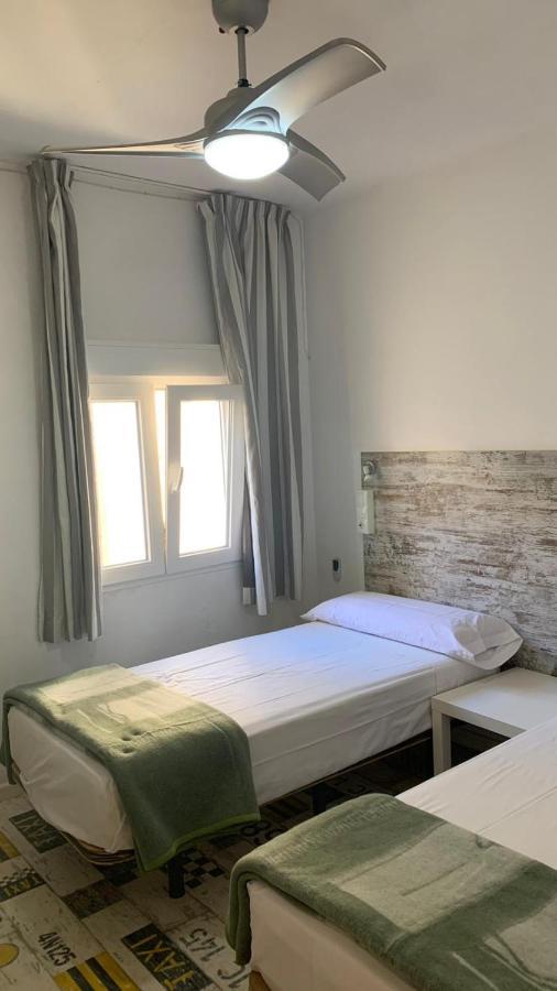 فندق Casa De Huespedes Almansa مدريد المظهر الخارجي الصورة