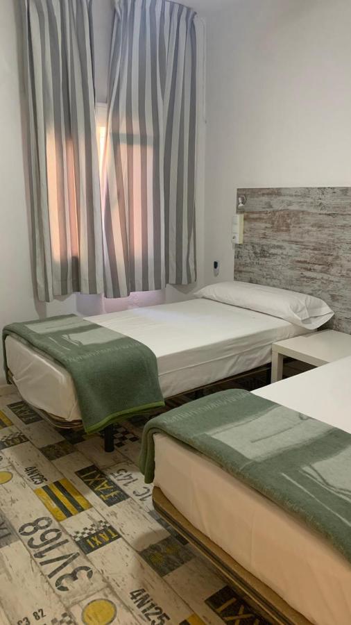فندق Casa De Huespedes Almansa مدريد المظهر الخارجي الصورة