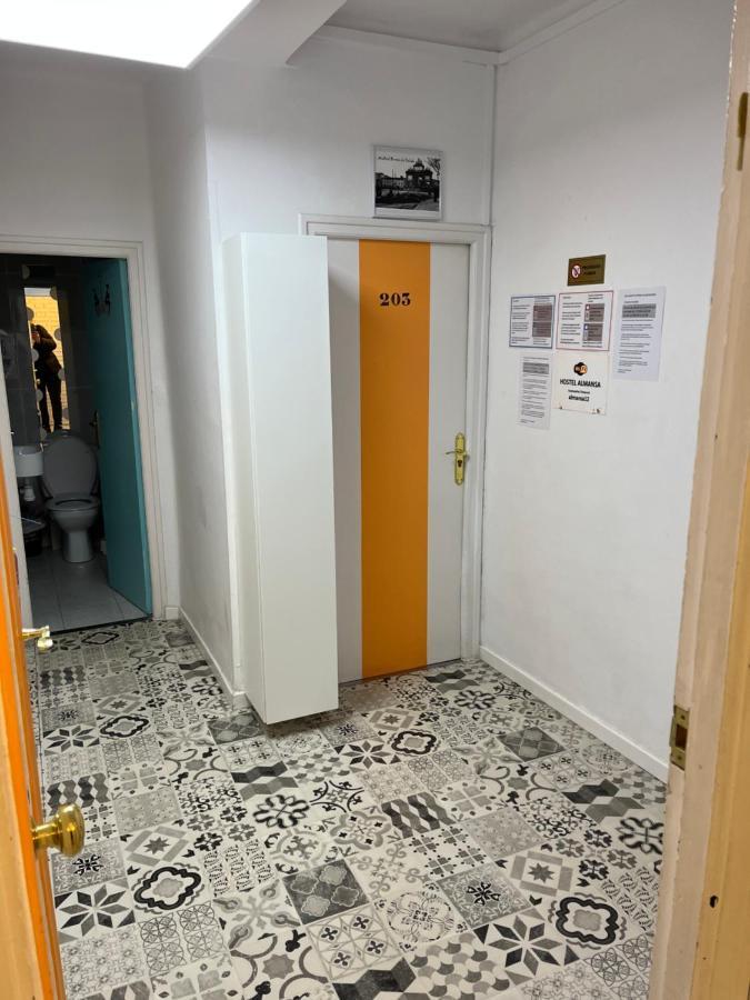 فندق Casa De Huespedes Almansa مدريد المظهر الخارجي الصورة