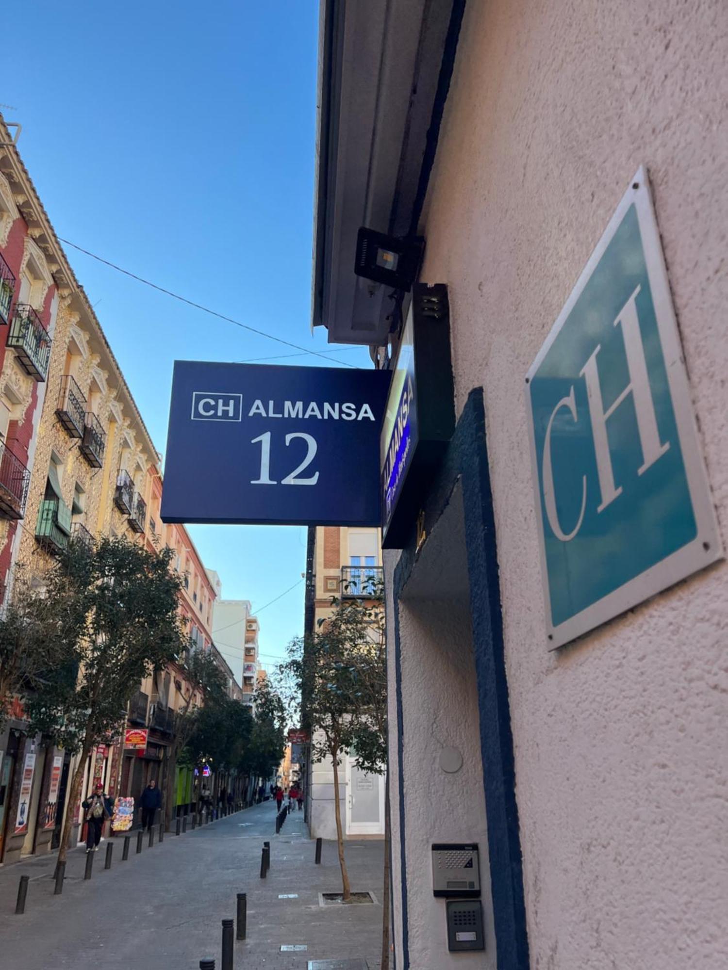 فندق Casa De Huespedes Almansa مدريد المظهر الخارجي الصورة